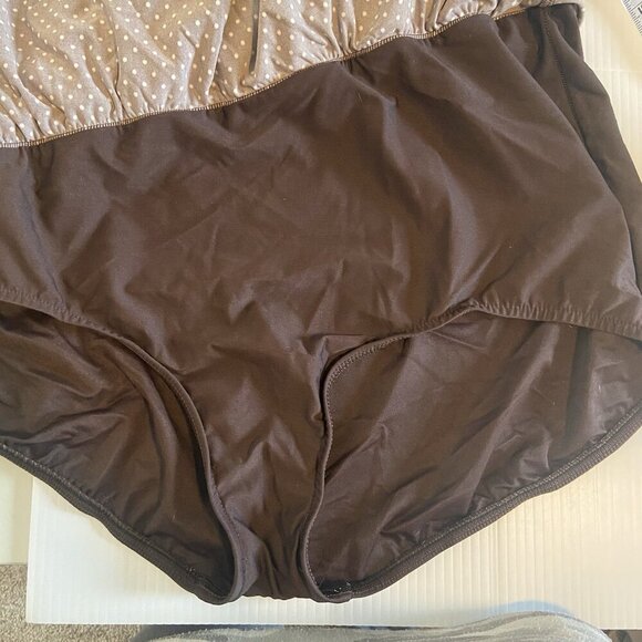 MIRACLESUIT Brown Polka Dot PIN POINT OCEANUS ONE PIECE SWIMSUIT PLUS‎ SIZE 22 W - Picture 12 of 12